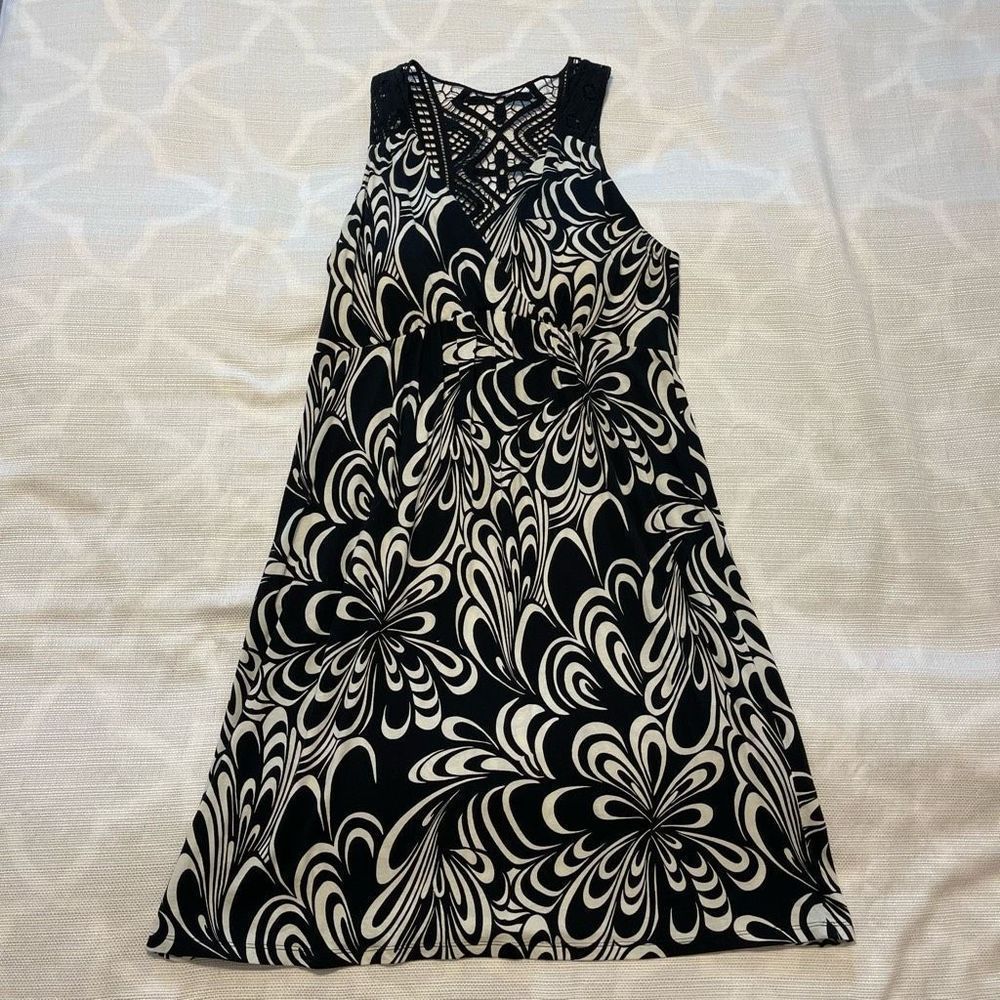 ELLE Crochet Trim Racer Back Black & White Printed Knee Length Dress Size L